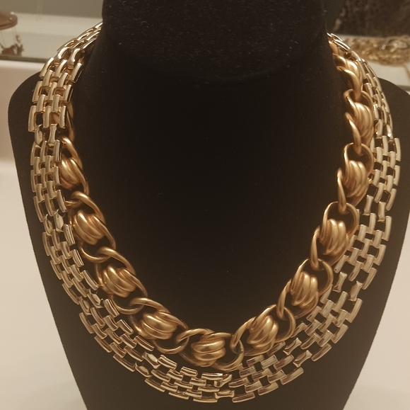 TOGGLE thick Gold Necklace - Picture 8 of 9